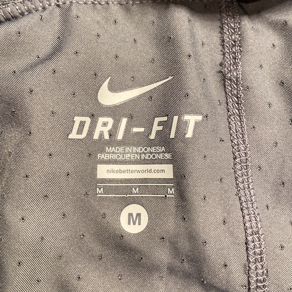 Nike dri-fit grey shorts - Picture 3 of 3